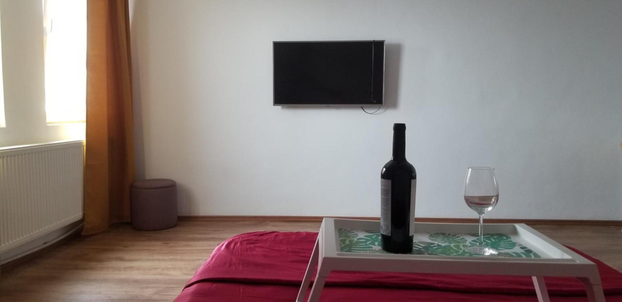 Private Room At Ceausescu'S Place In Old City Unirii Square Bukarest Exterior foto